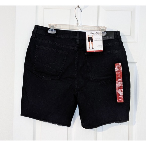 Seven Women's Mid Rise Relaxed Fit Fray Hem Bermuda Short Size 14 NWT - Picture 3 of 9